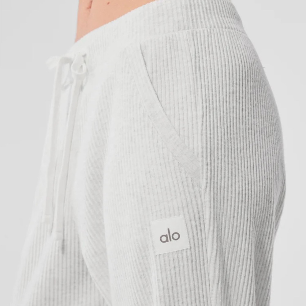 Alo Yoga Muse Sweatpant Athletic Heather White Retail $108 Size Small